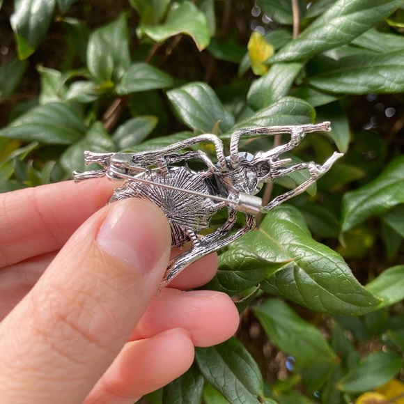 Vintage Inspired Beetle Brooch, Sparkling Green and Gray Jewels, Lightwe… - Picture 2 of 8
